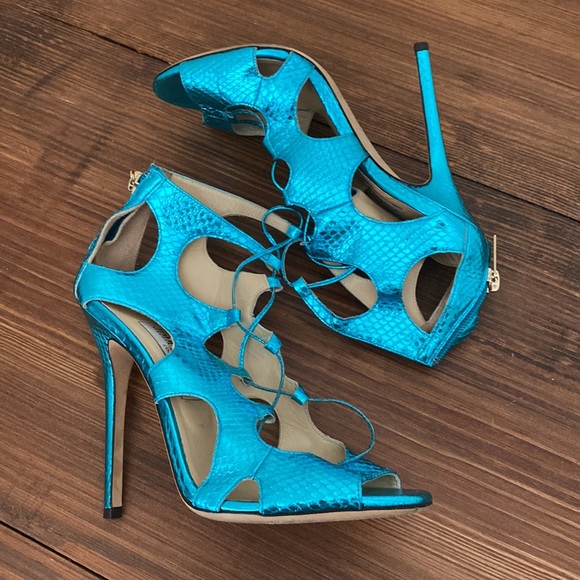 Gorgeous metallic blue Jimmy Choo heels - Picture 3 of 11